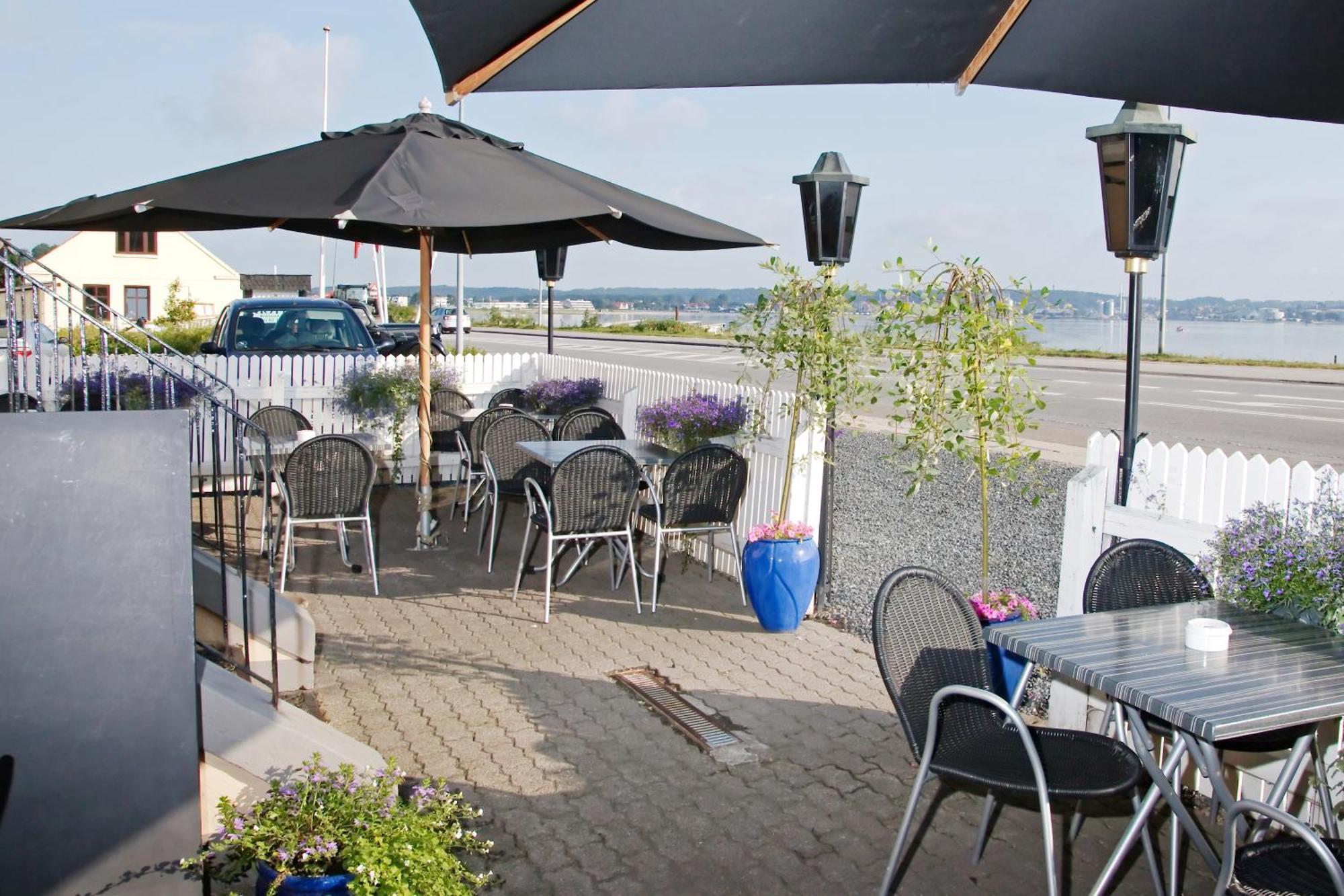 Solyst Kro- Restaurant Og Hotel I/S Обенро Екстер'єр фото